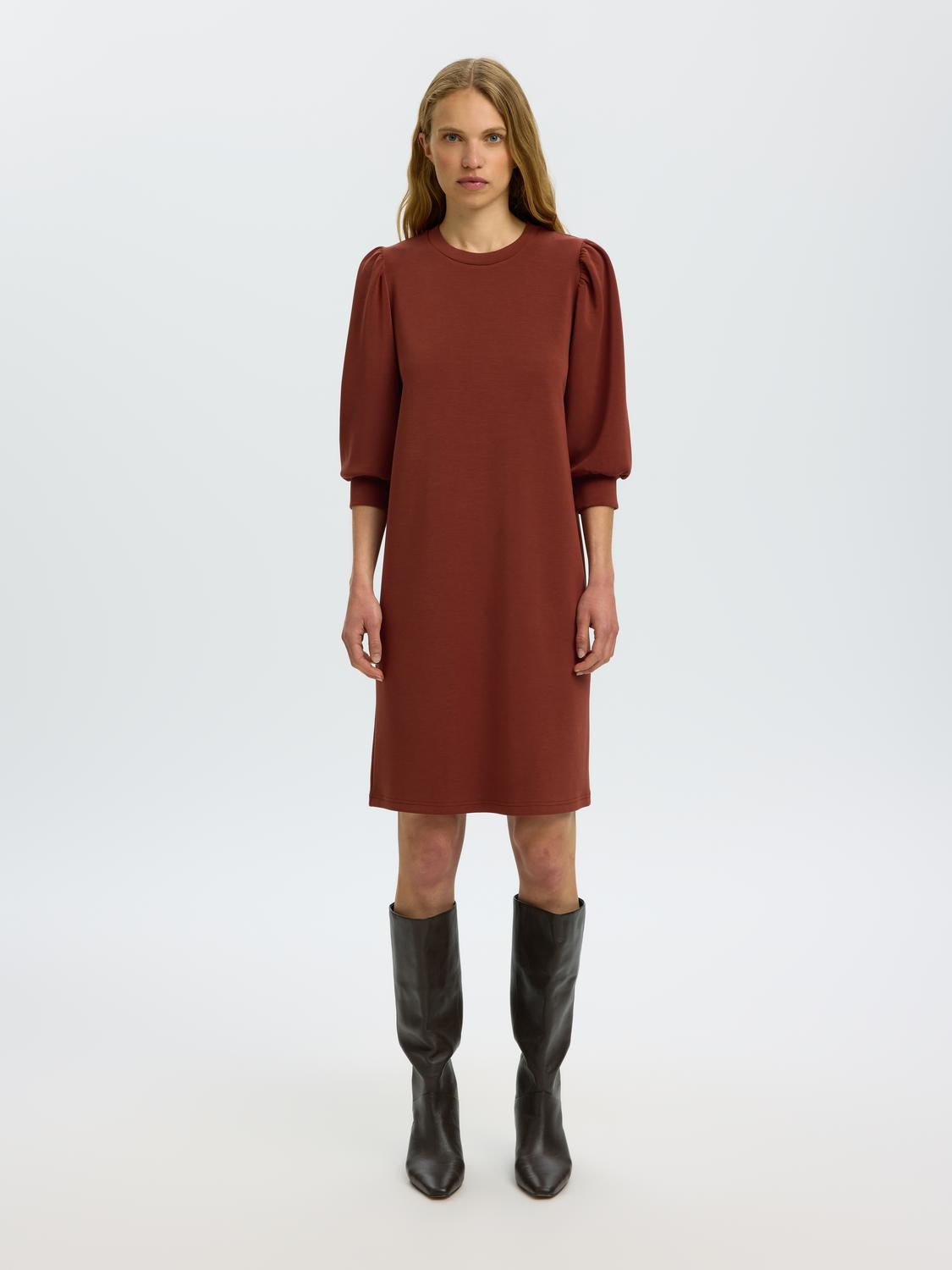 model_shot-front